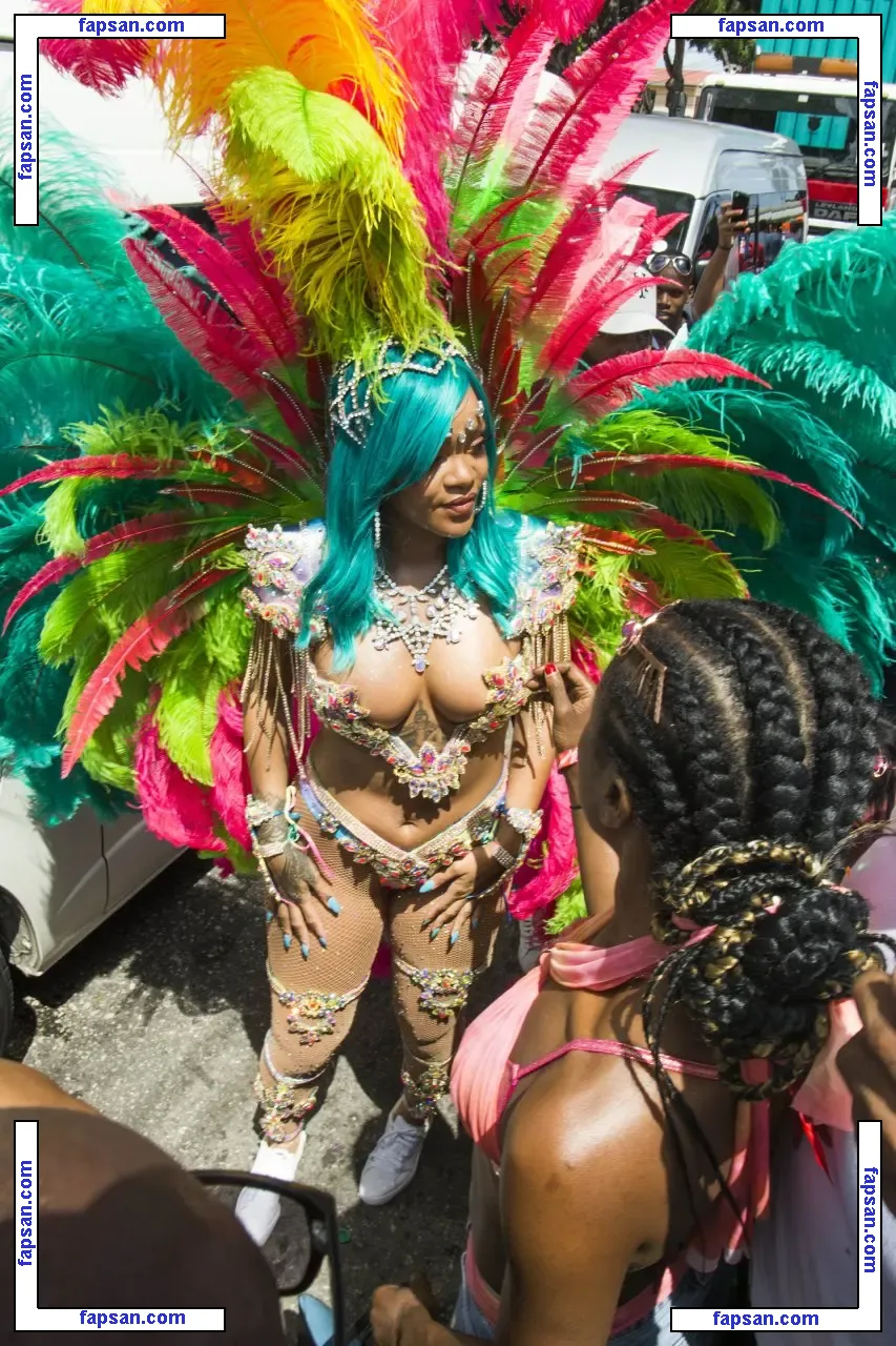 Rihanna nude photo #0670 from OnlyFans