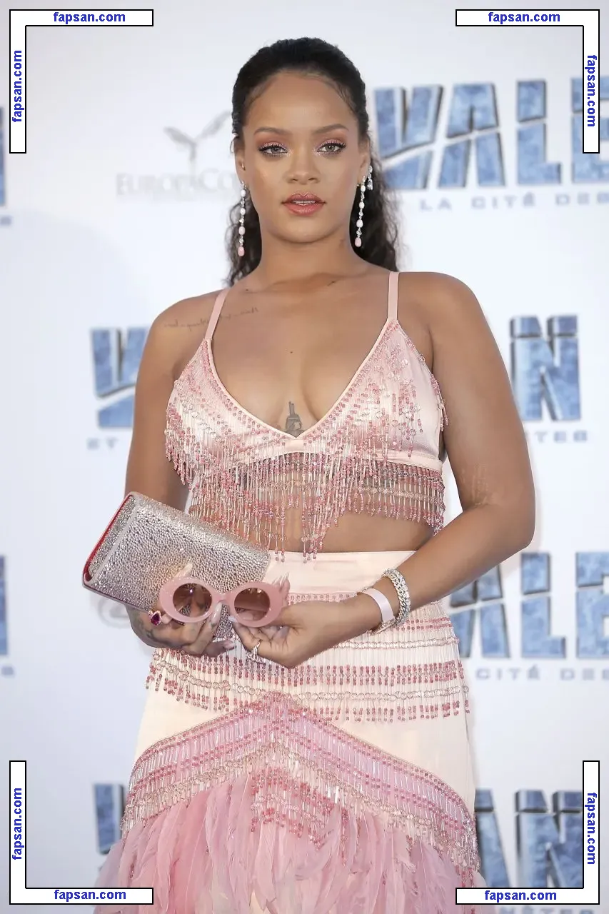 Rihanna nude photo #0698 from OnlyFans