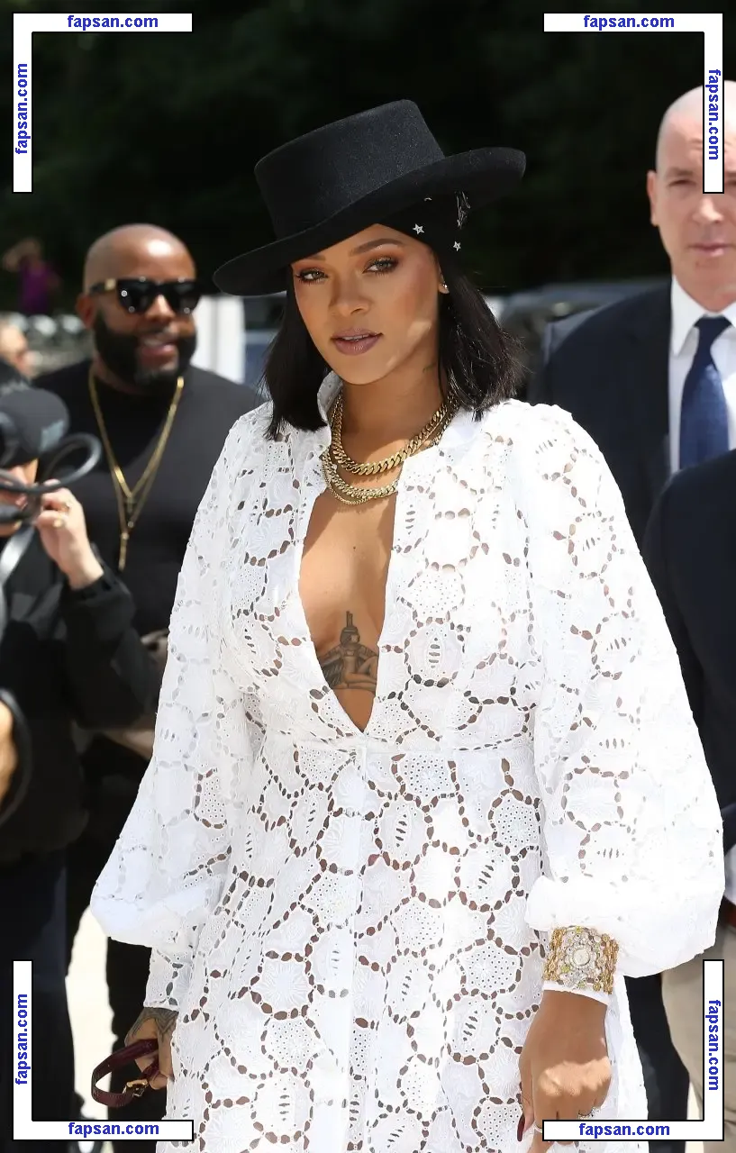 Rihanna nude photo #0895 from OnlyFans