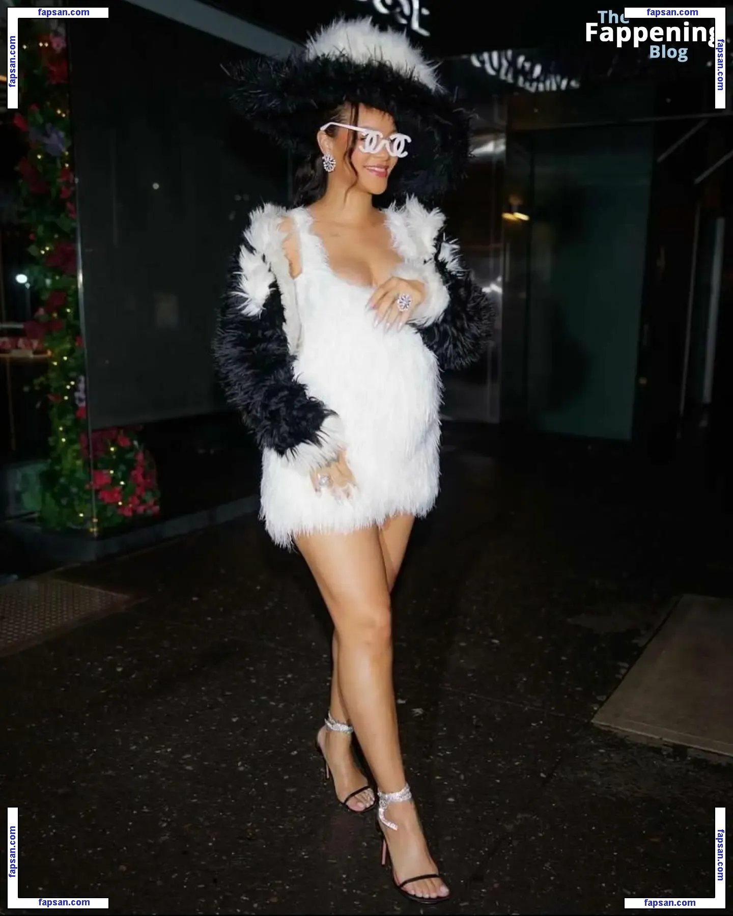 Rihanna nude photo #10268 from OnlyFans