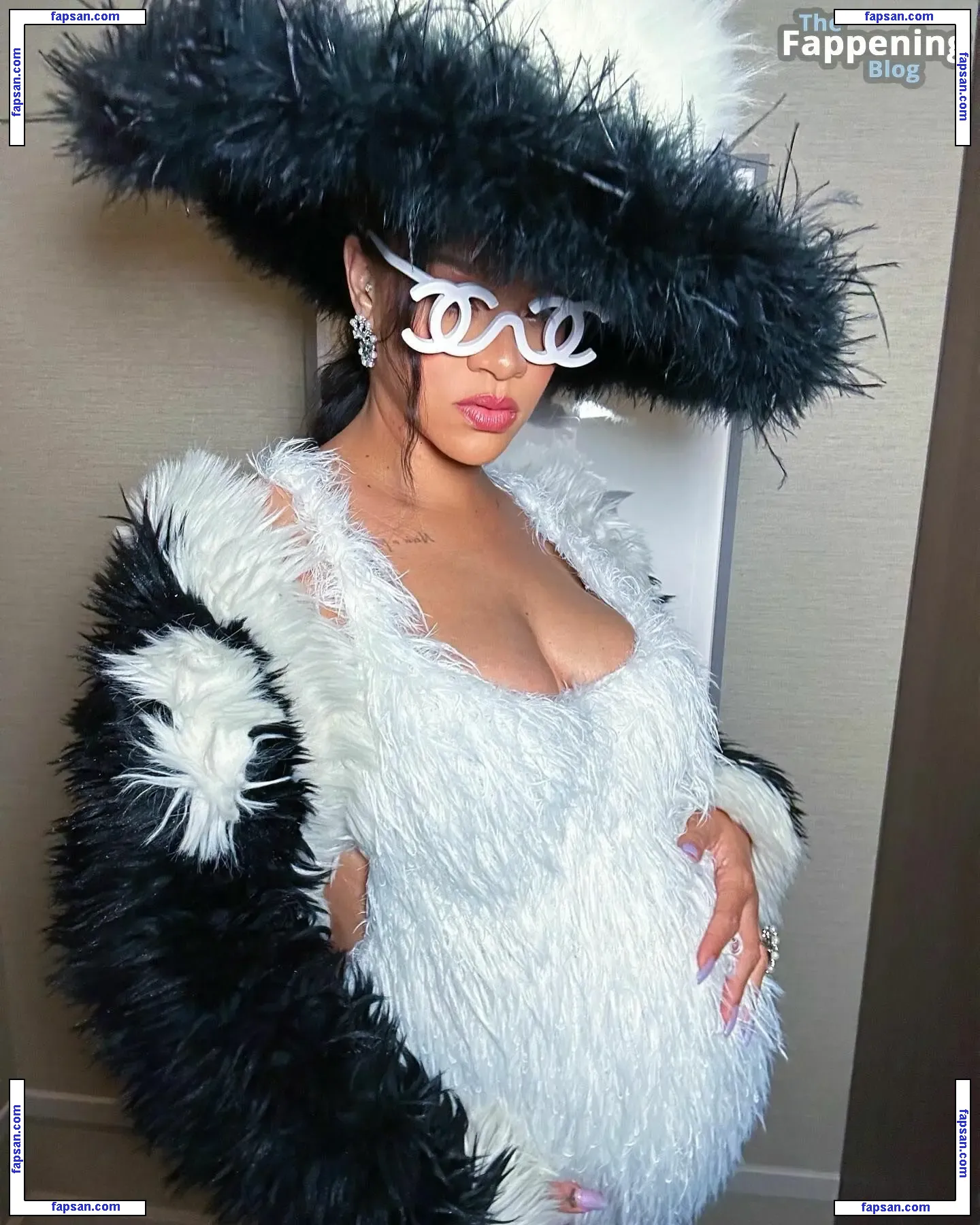 Rihanna nude photo #10271 from OnlyFans