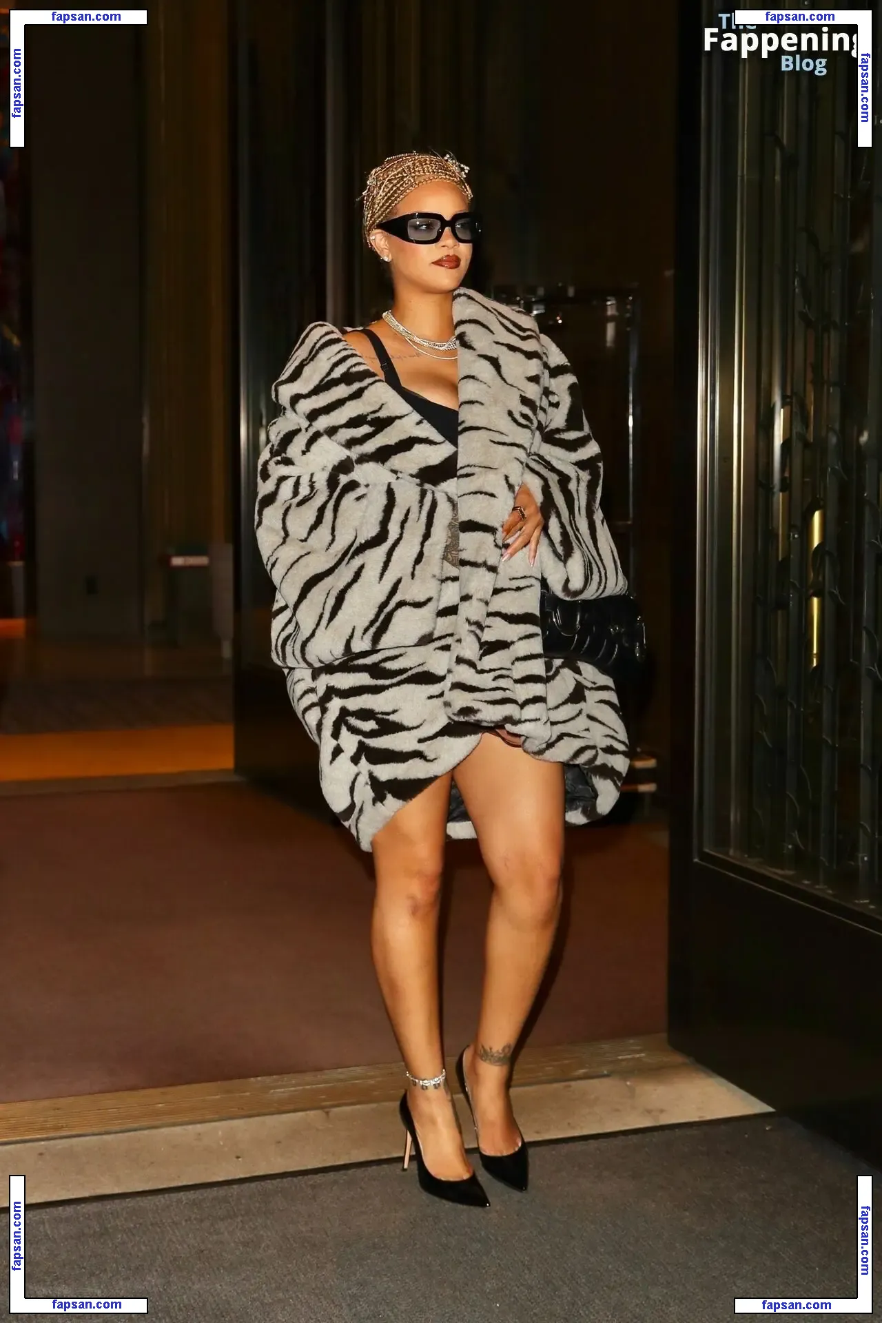 Rihanna nude photo #10395 from OnlyFans