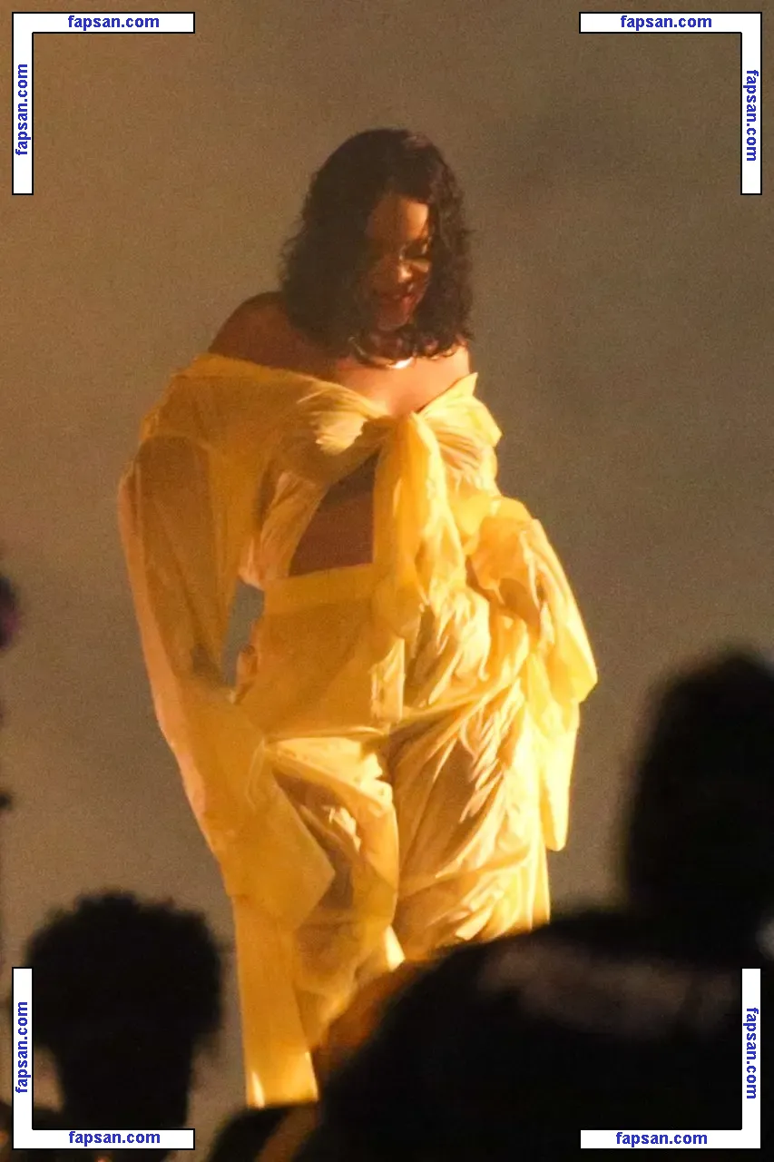 Rihanna nude photo #1013 from OnlyFans