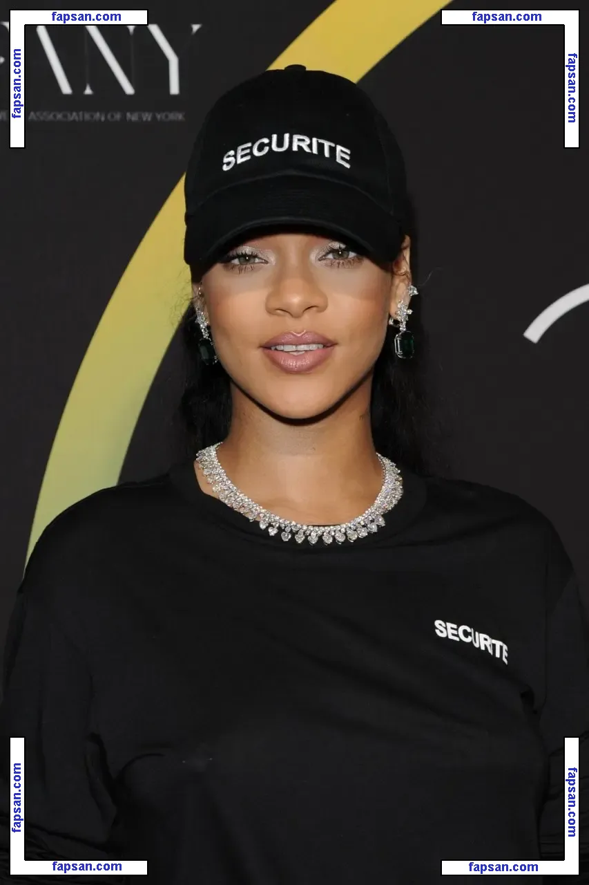 Rihanna nude photo #1116 from OnlyFans