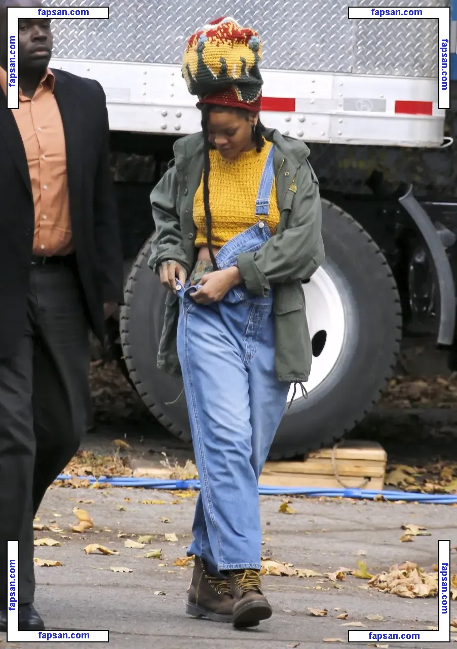 Rihanna nude photo #1145 from OnlyFans