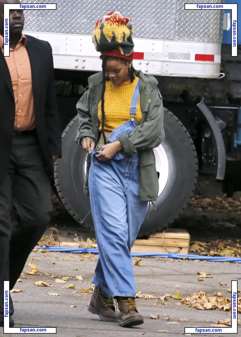 Rihanna nude photo #1146 from OnlyFans