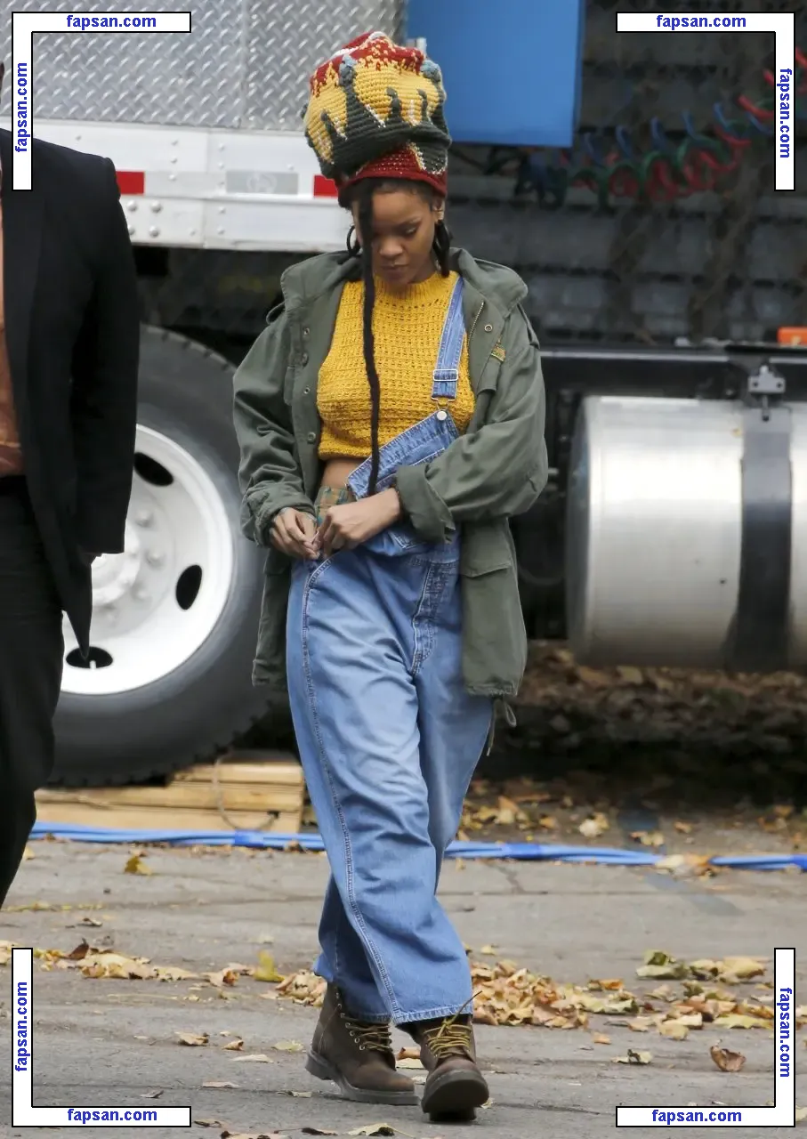 Rihanna nude photo #1148 from OnlyFans