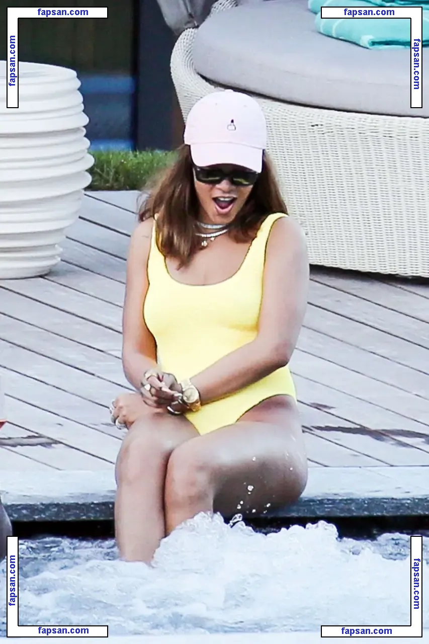 Rihanna nude photo #1209 from OnlyFans
