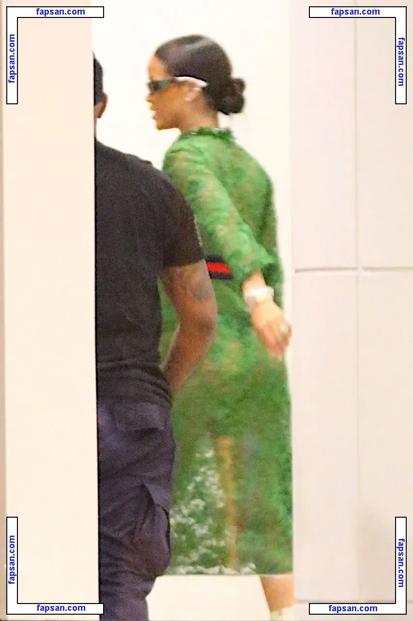 Rihanna nude photo #1307 from OnlyFans