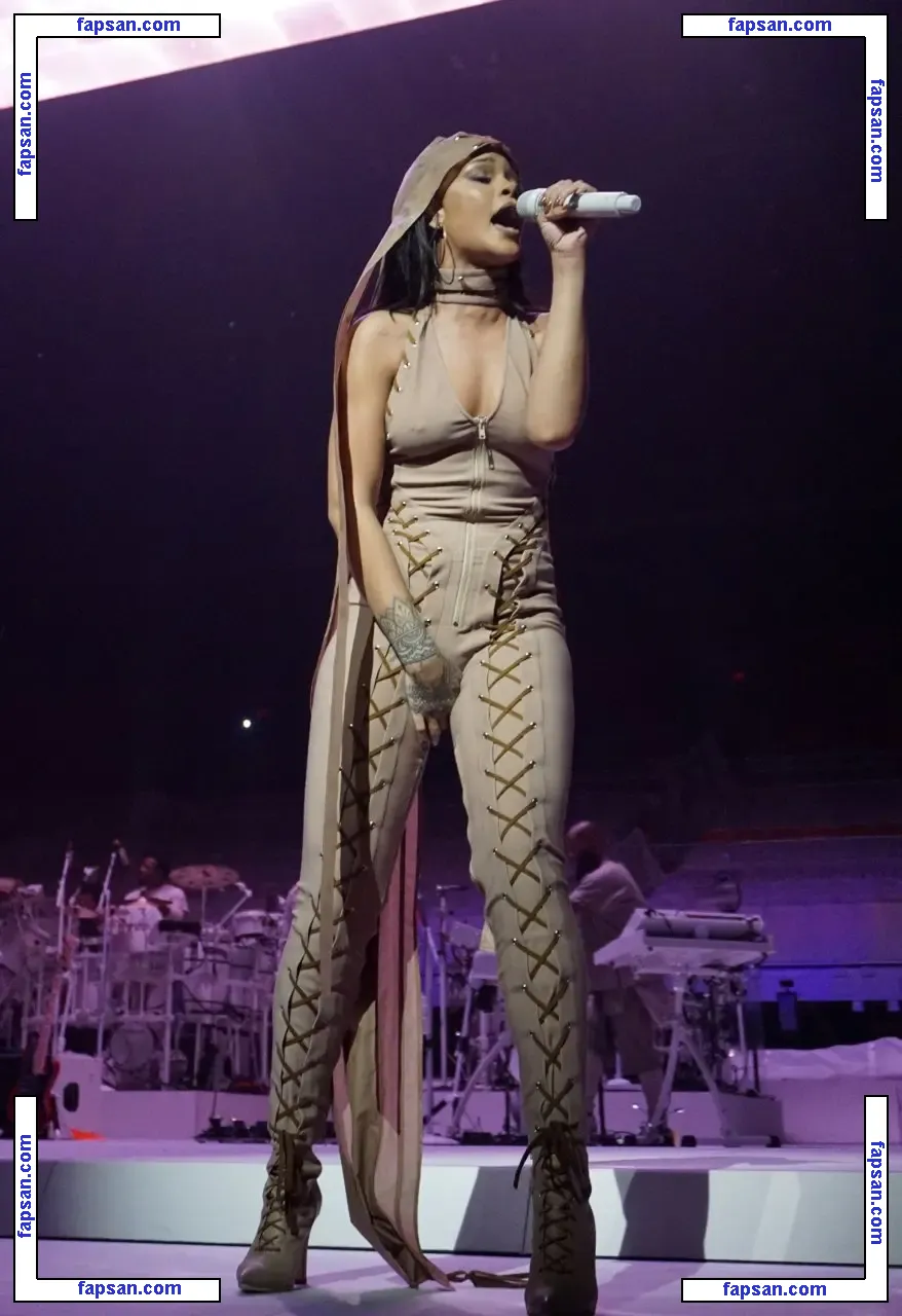 Rihanna nude photo #1465 from OnlyFans
