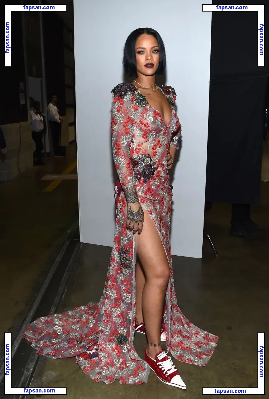Rihanna nude photo #1494 from OnlyFans
