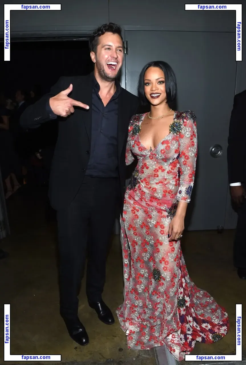 Rihanna nude photo #1497 from OnlyFans
