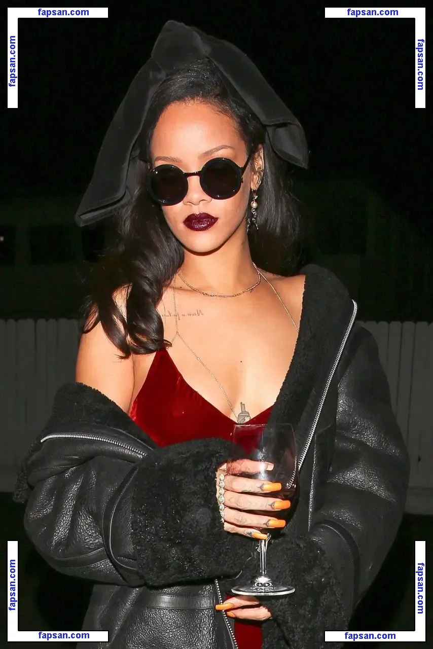 Rihanna nude photo #1555 from OnlyFans