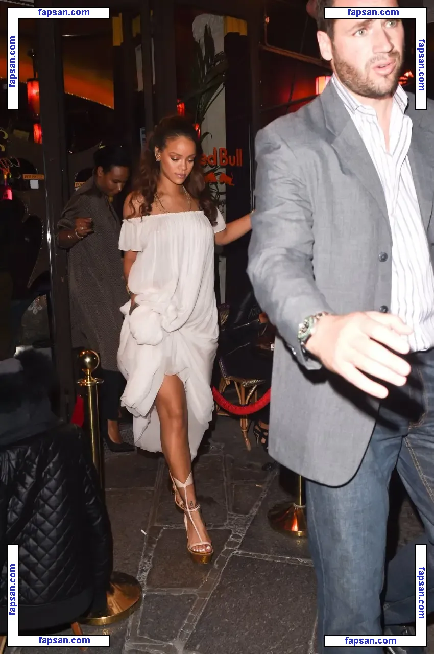 Rihanna nude photo #1610 from OnlyFans
