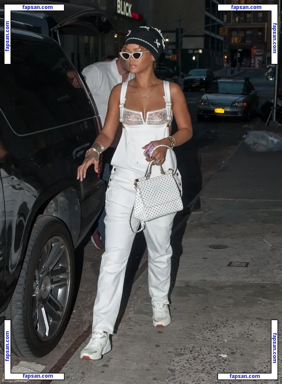 Rihanna nude photo #1734 from OnlyFans