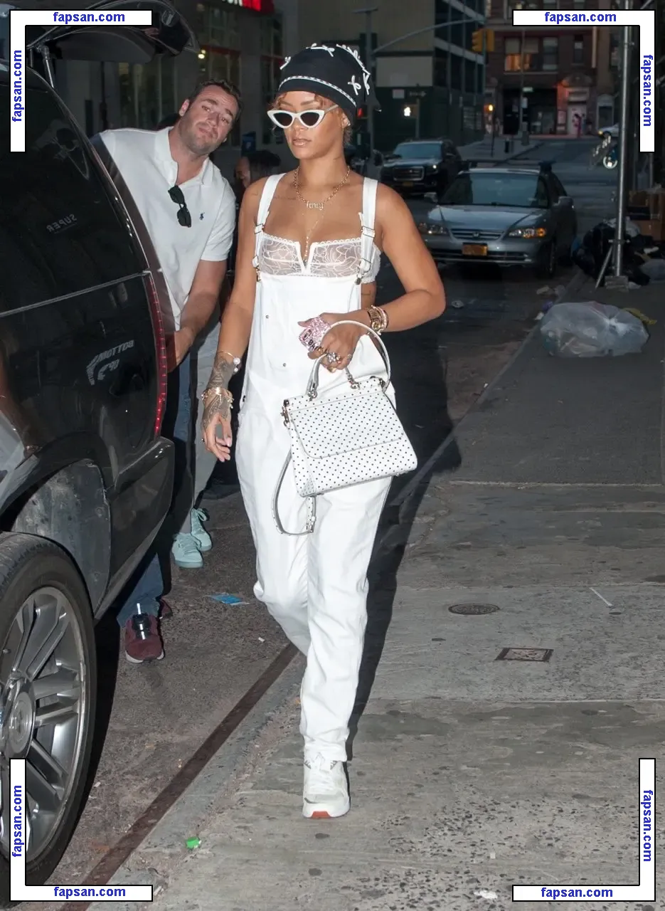 Rihanna nude photo #1735 from OnlyFans