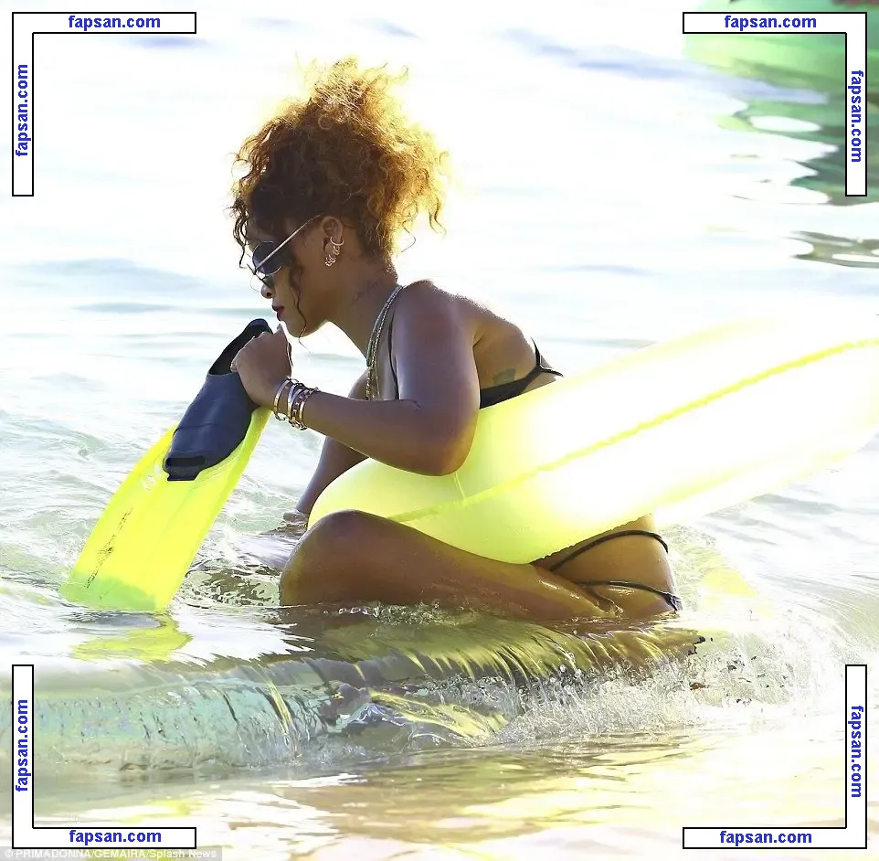 Rihanna nude photo #1765 from OnlyFans