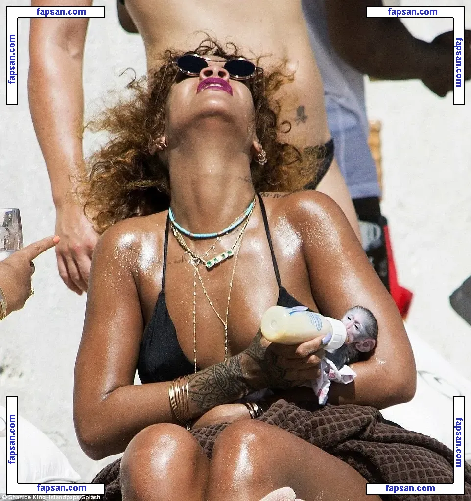 Rihanna nude photo #1784 from OnlyFans