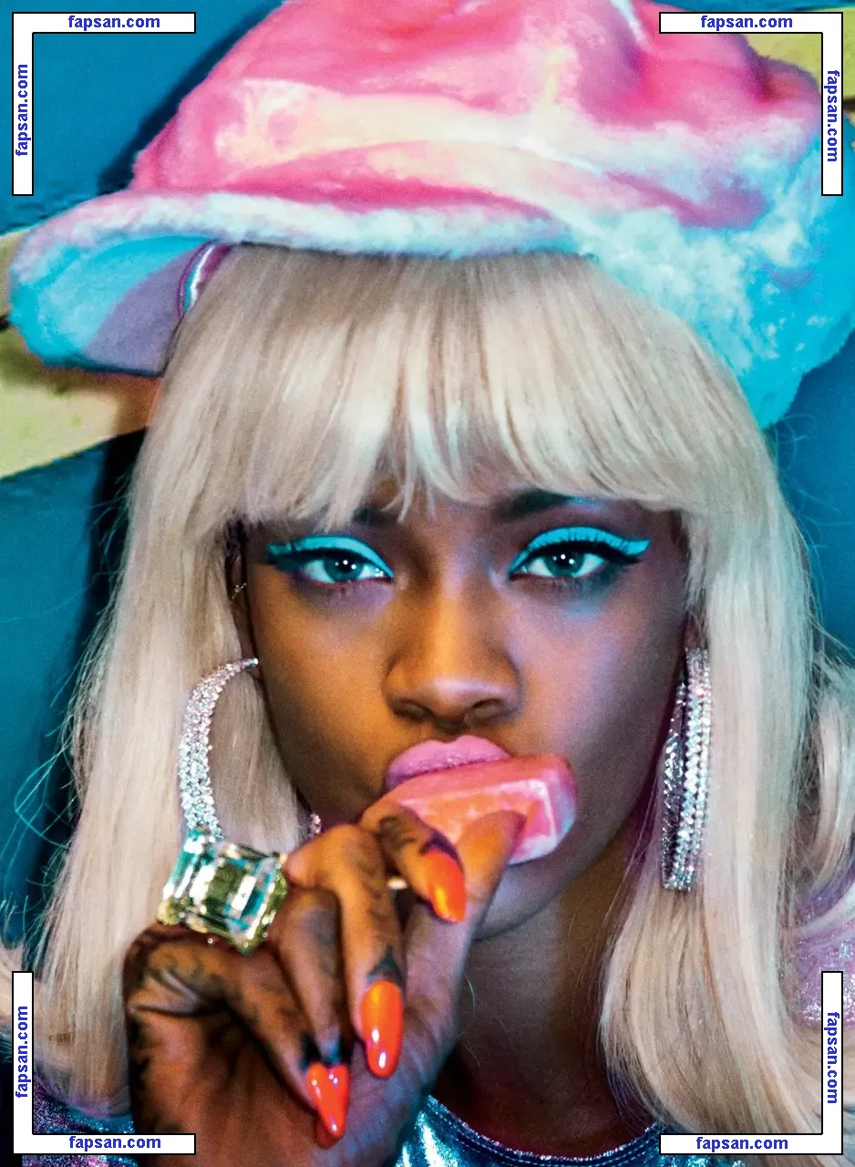 Rihanna nude photo #1960 from OnlyFans