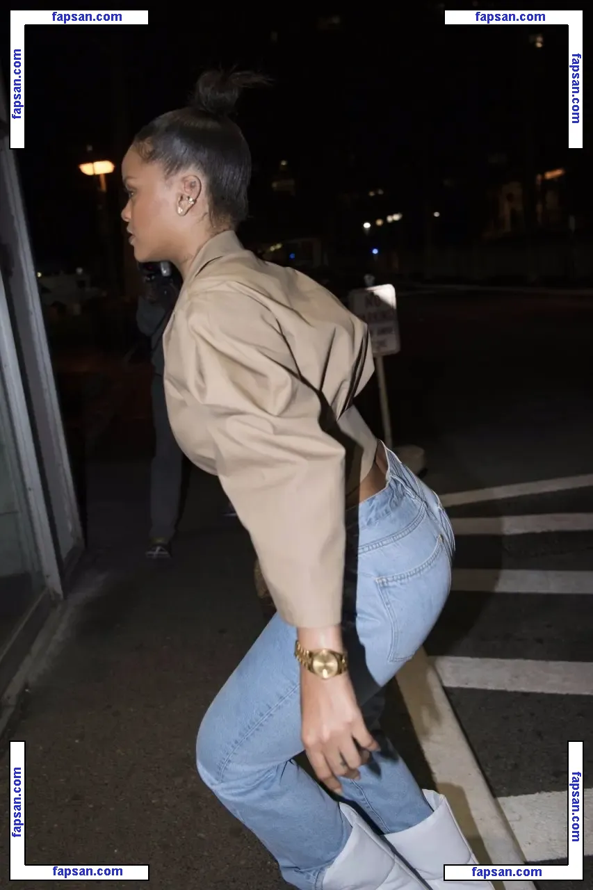 Rihanna nude photo #2040 from OnlyFans