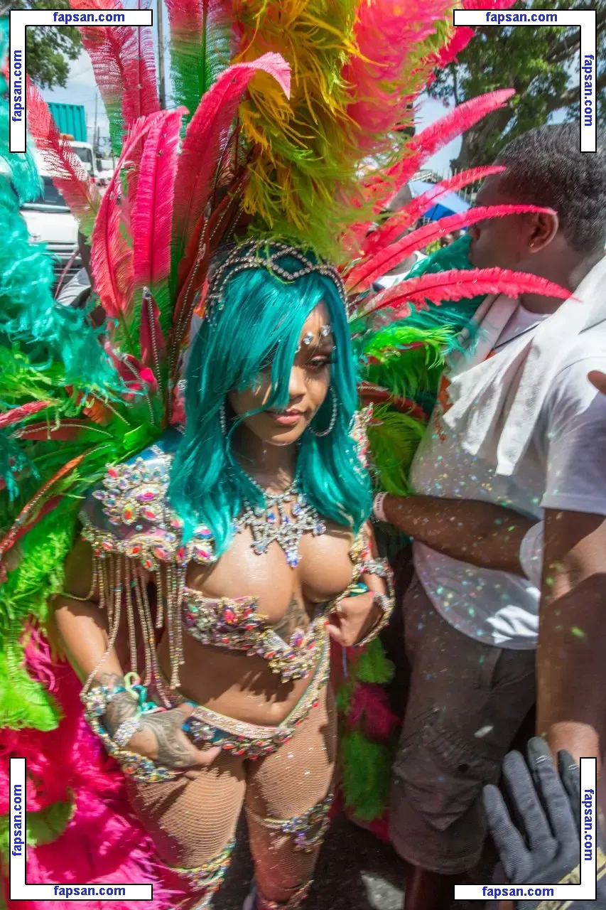 Rihanna nude photo #2050 from OnlyFans