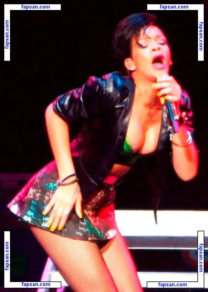 Rihanna nude photo #2083 from OnlyFans