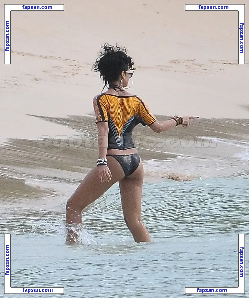 Rihanna nude photo #2093 from OnlyFans