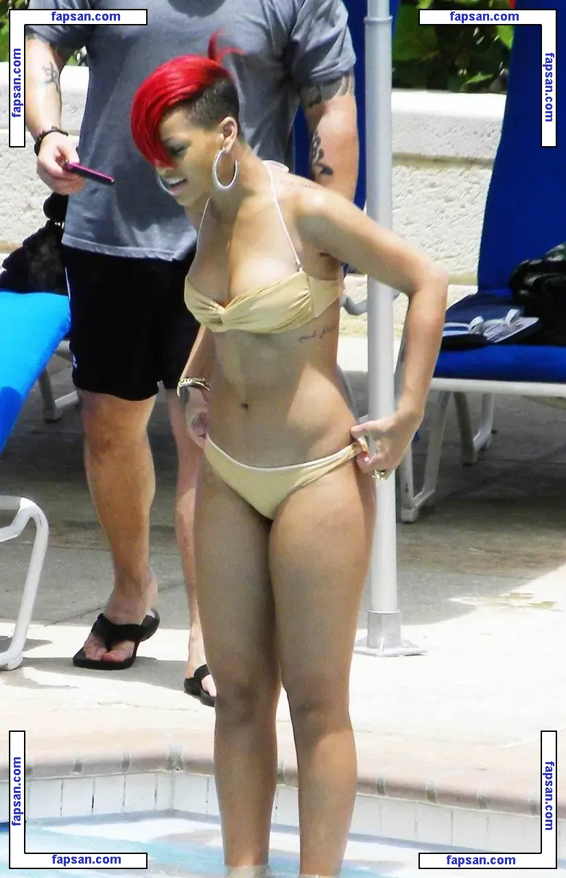 Rihanna nude photo #2193 from OnlyFans