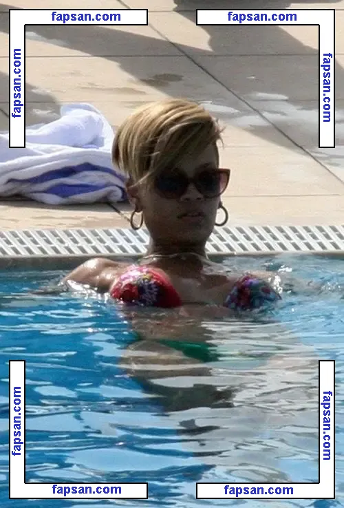 Rihanna nude photo #2205 from OnlyFans