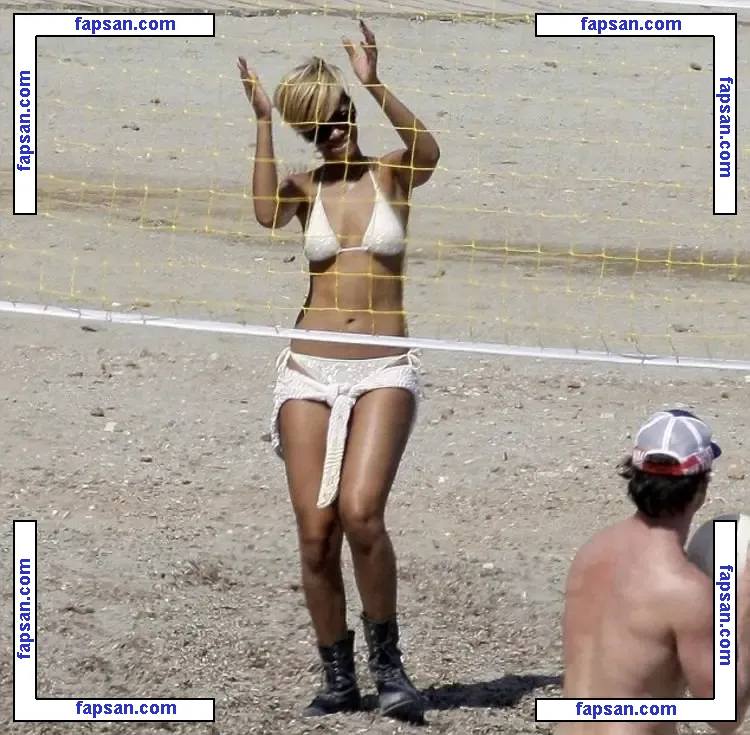 Rihanna nude photo #2211 from OnlyFans
