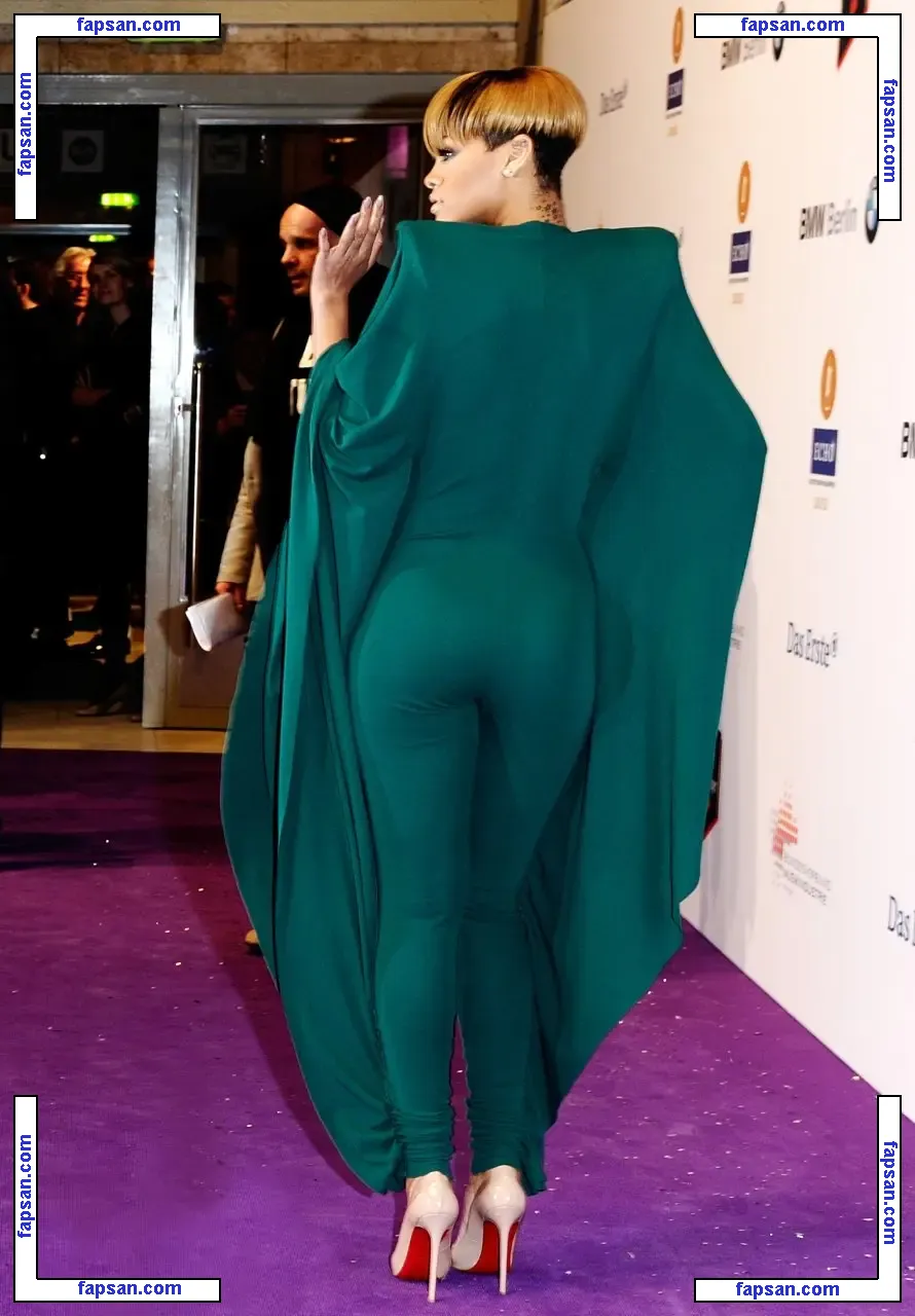 Rihanna nude photo #2227 from OnlyFans