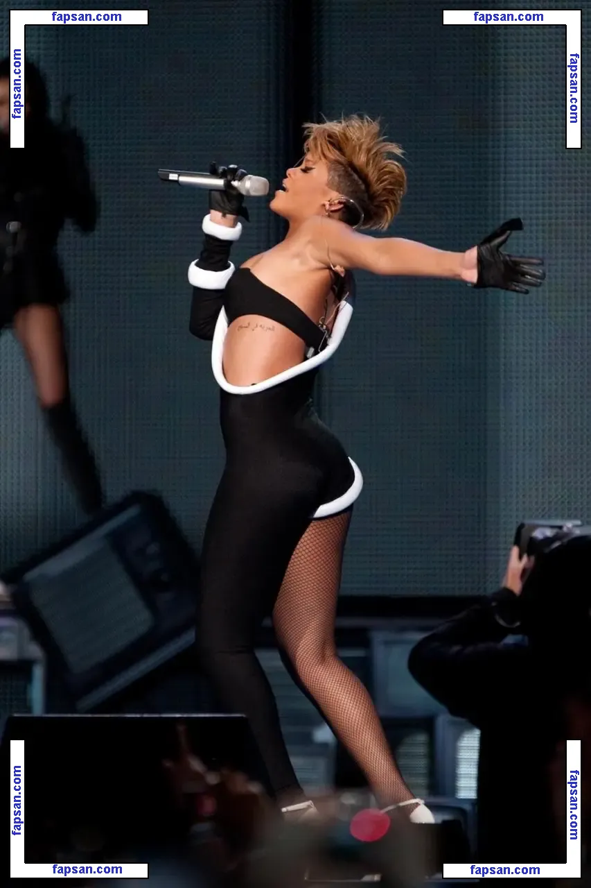 Rihanna nude photo #2233 from OnlyFans