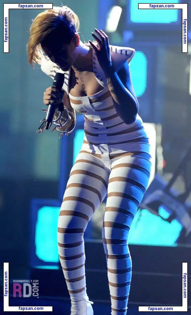 Rihanna nude photo #2308 from OnlyFans