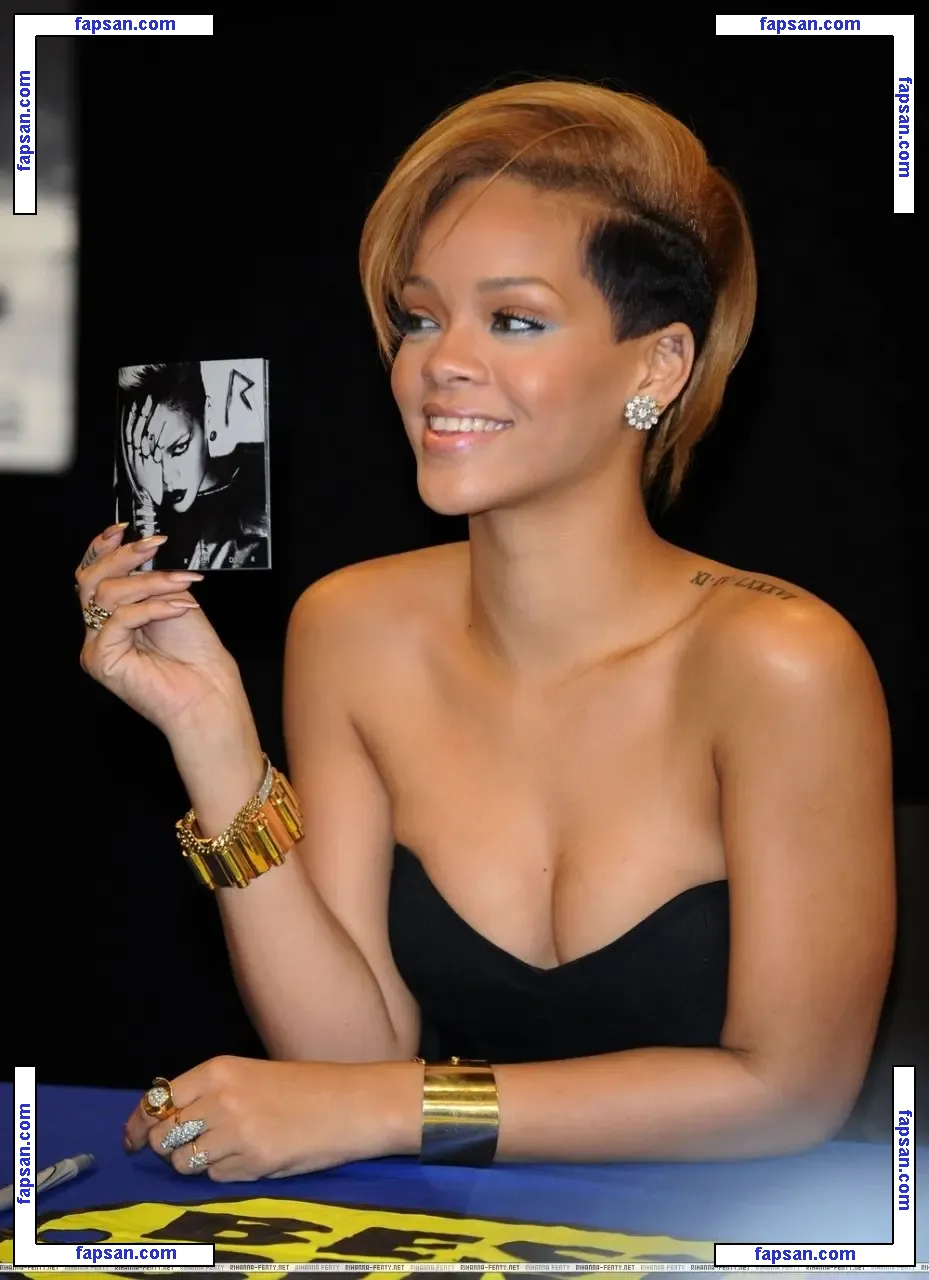 Rihanna nude photo #2322 from OnlyFans