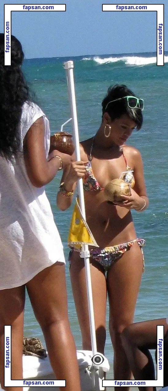 Rihanna nude photo #2383 from OnlyFans