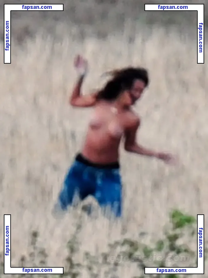 Rihanna nude photo #2500 from OnlyFans