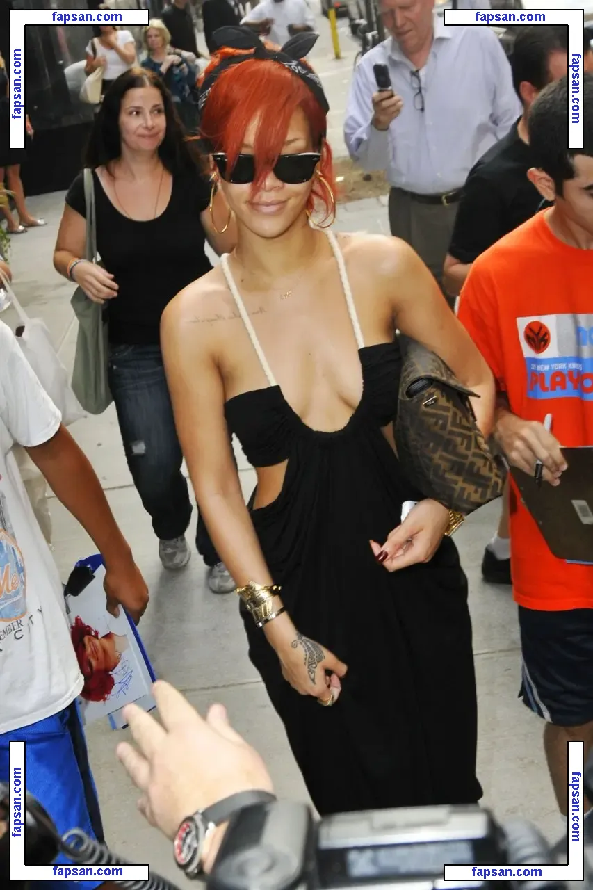 Rihanna nude photo #2524 from OnlyFans