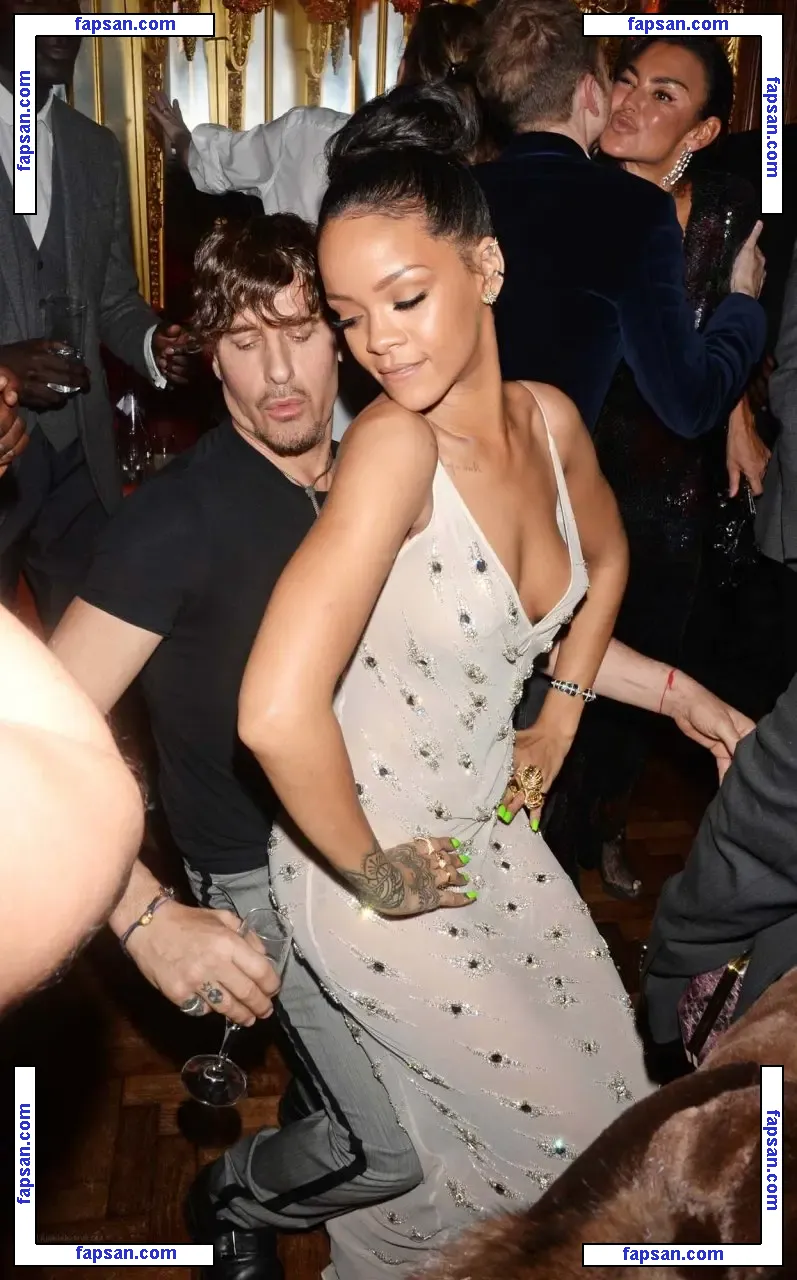 Rihanna nude photo #2775 from OnlyFans