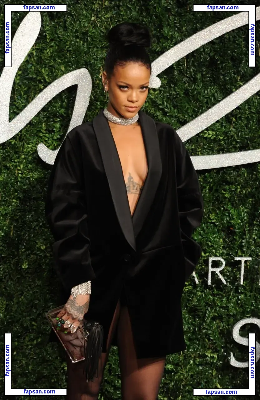 Rihanna nude photo #2789 from OnlyFans
