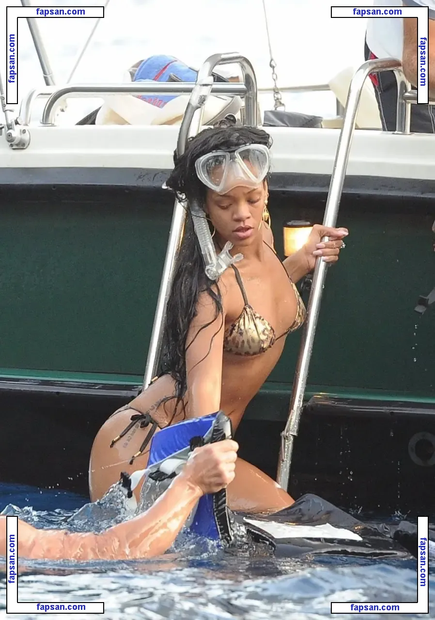 Rihanna nude photo #2839 from OnlyFans