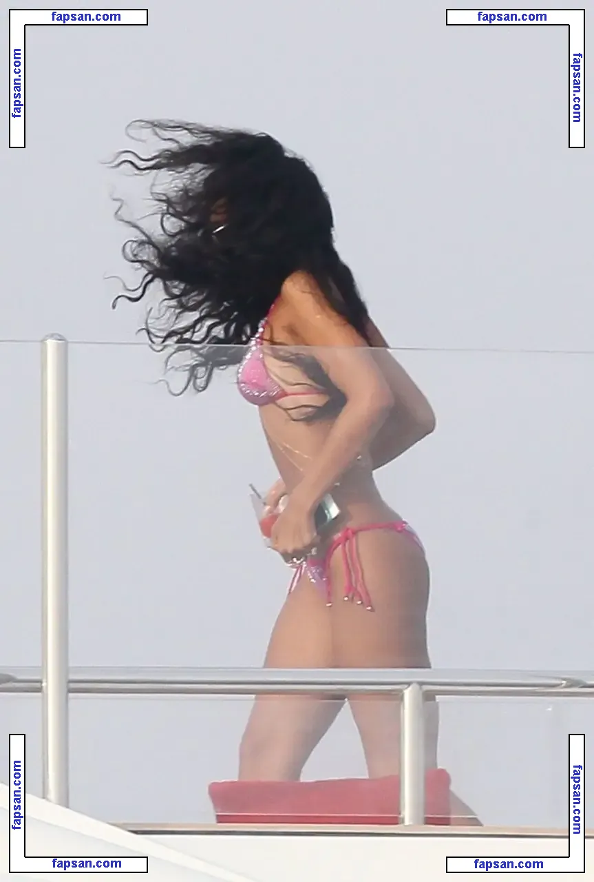 Rihanna nude photo #2867 from OnlyFans