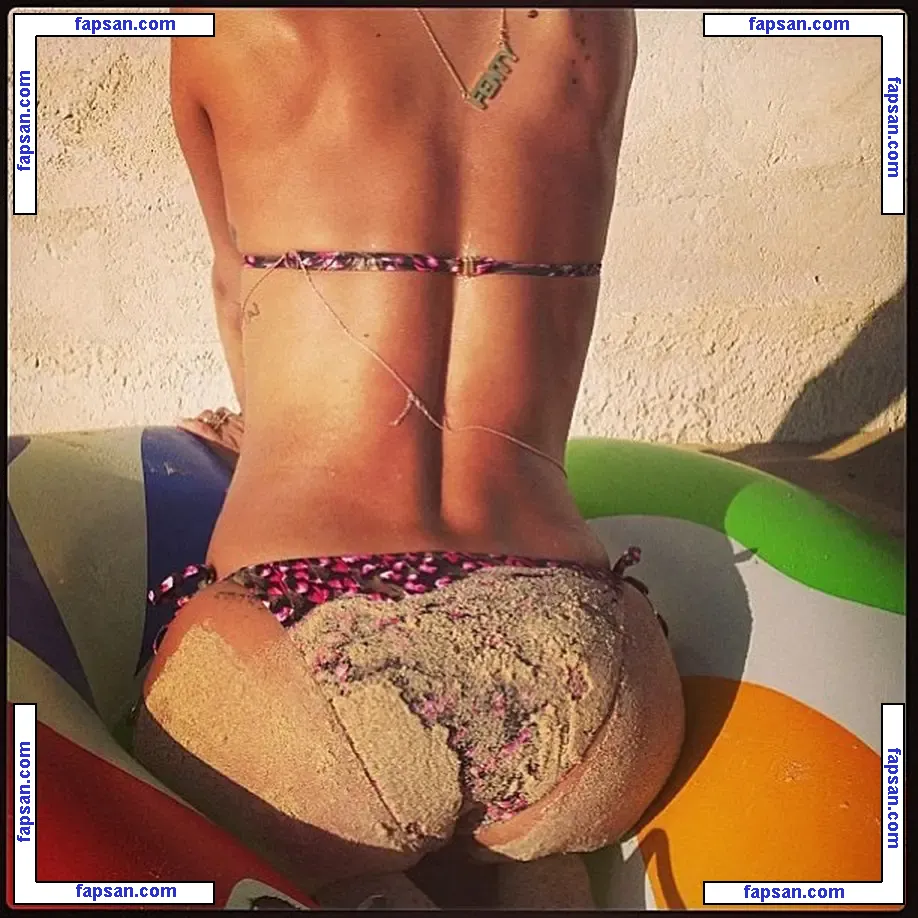 Rihanna nude photo #2949 from OnlyFans