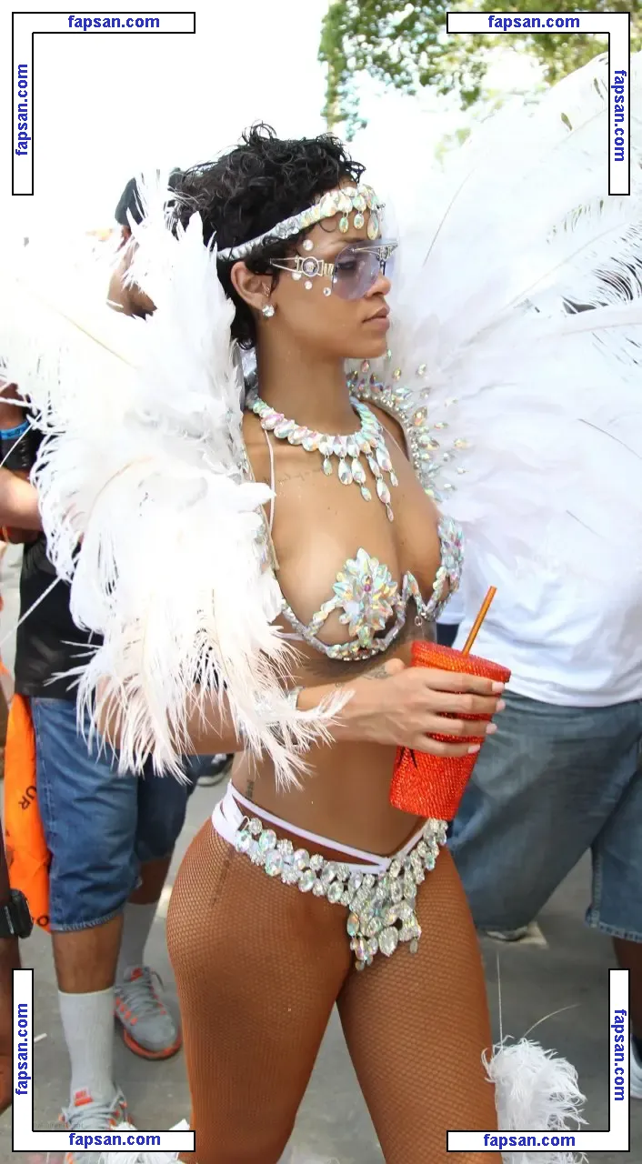 Rihanna nude photo #2959 from OnlyFans