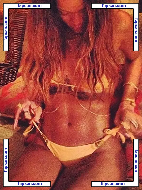 Rihanna nude photo #2963 from OnlyFans