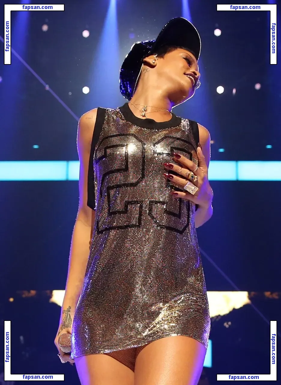 Rihanna nude photo #3011 from OnlyFans