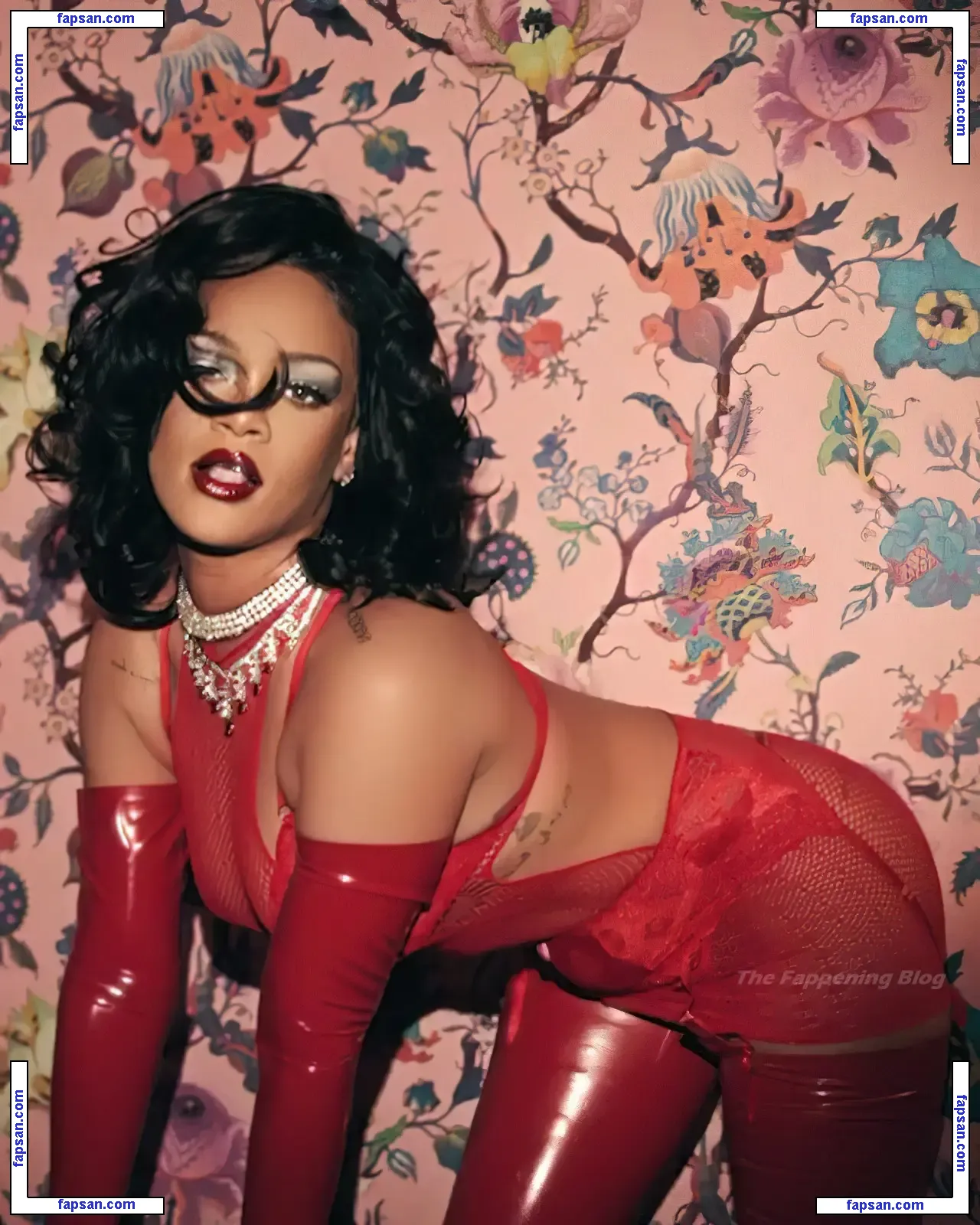Rihanna nude photo #4352 from OnlyFans