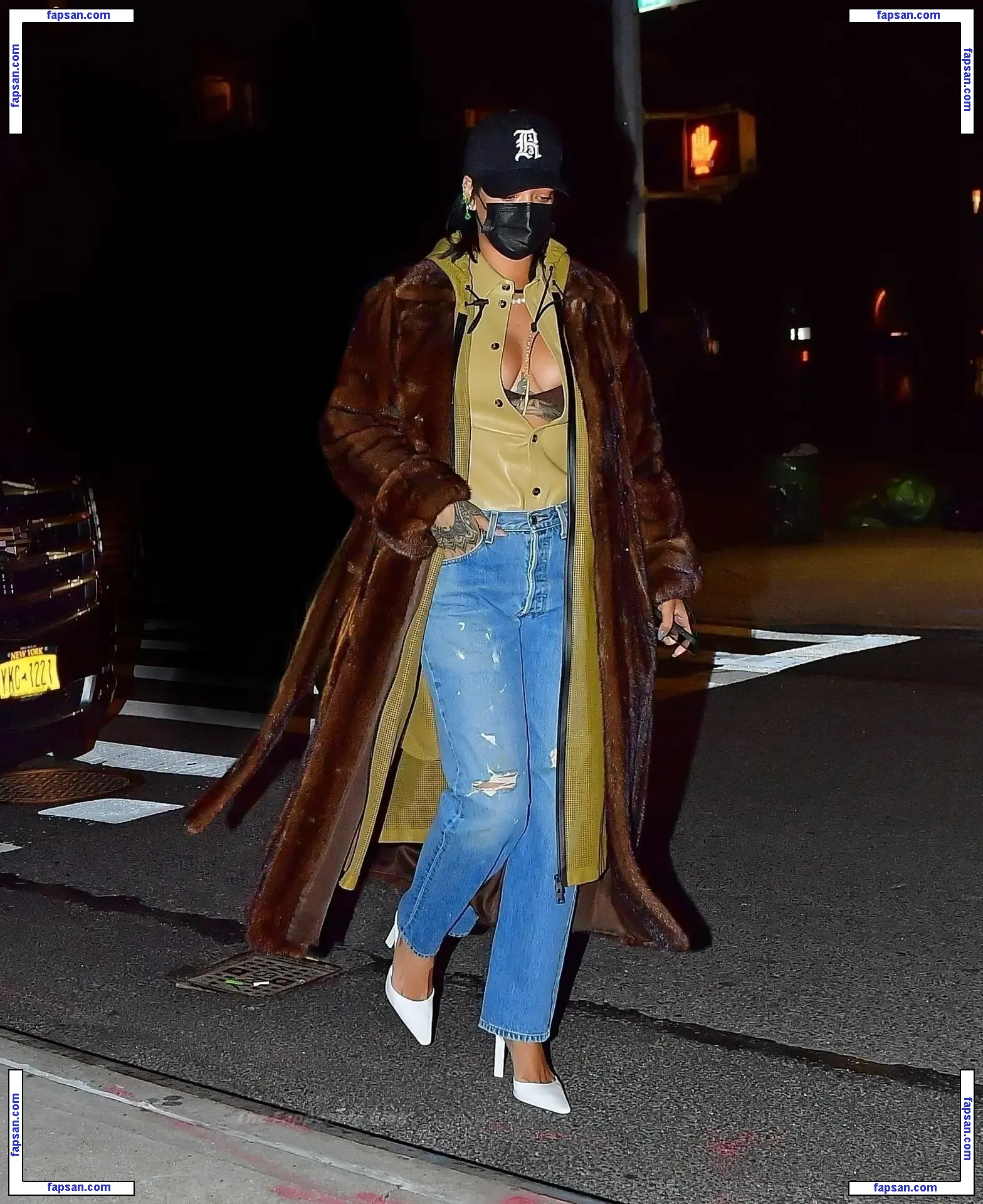 Rihanna nude photo #4355 from OnlyFans