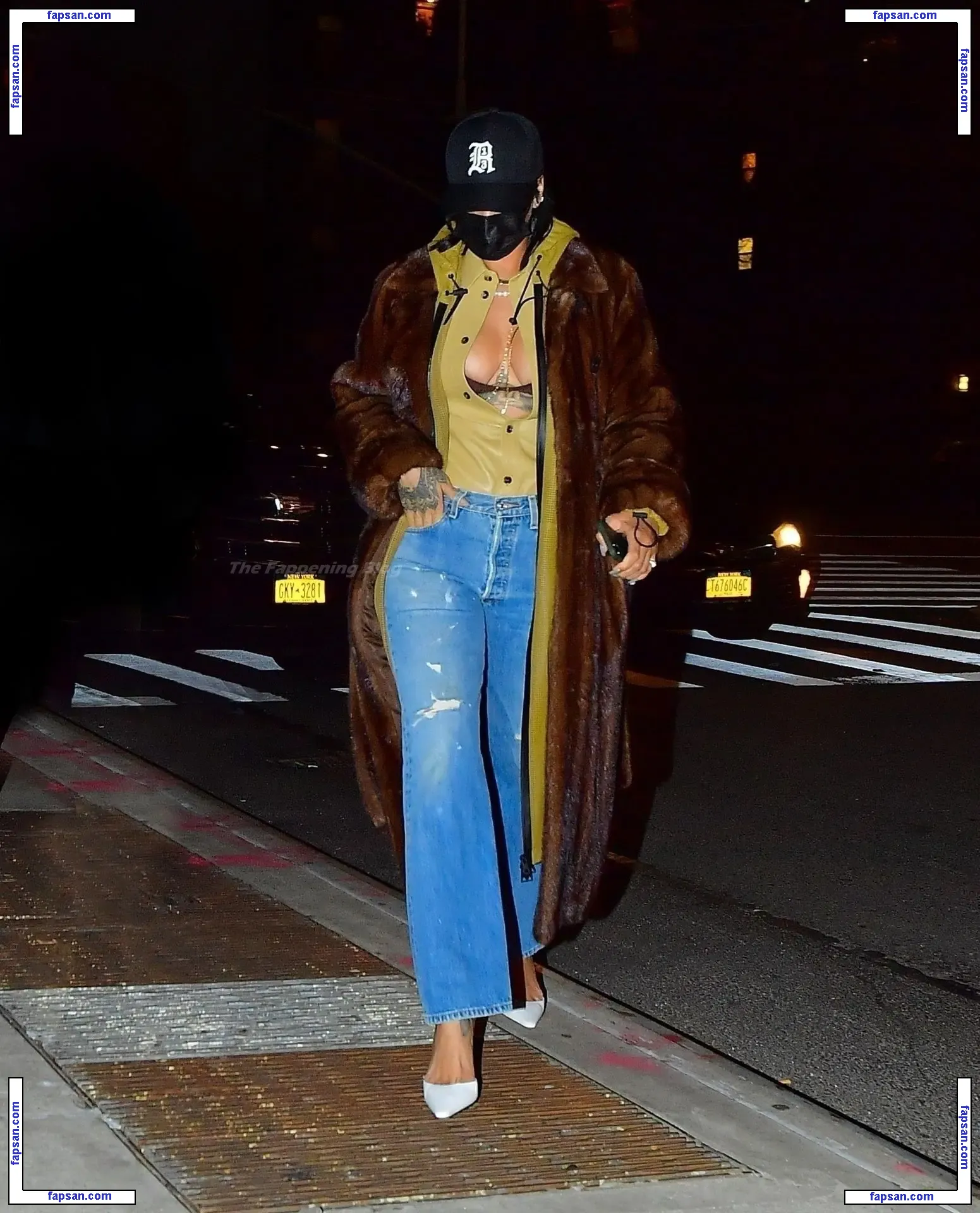 Rihanna nude photo #4363 from OnlyFans