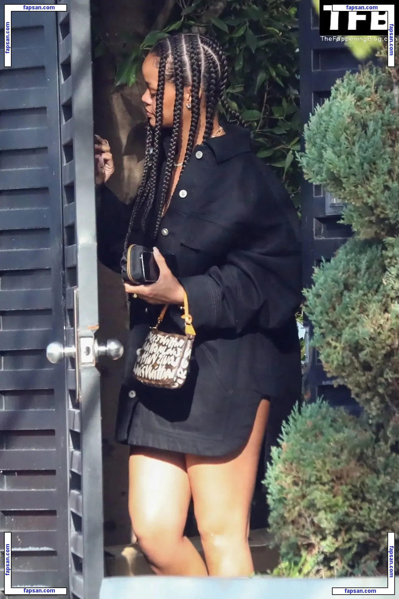 Rihanna nude photo #5886 from OnlyFans