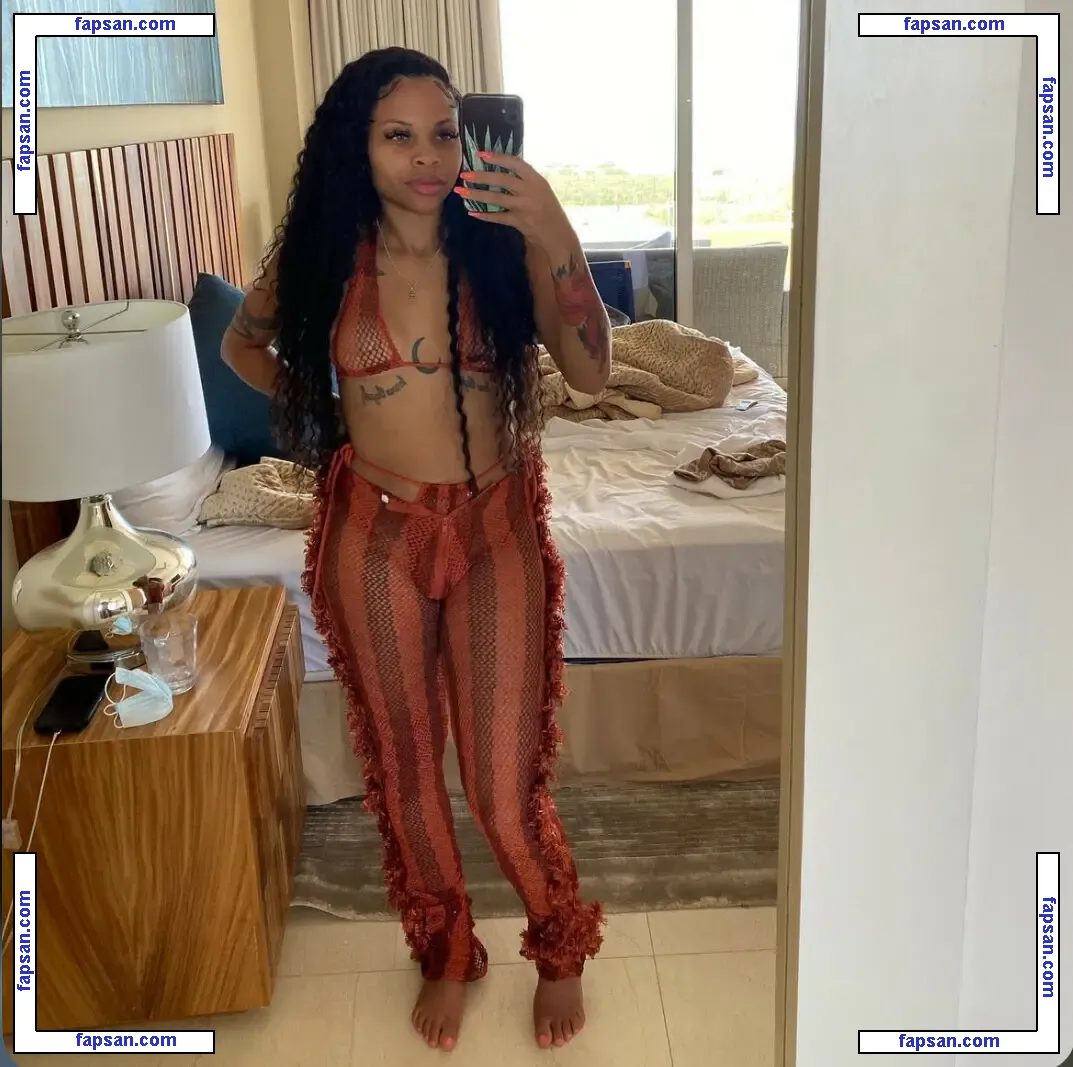 Rihannasforehead9 nude photo #0003 from OnlyFans